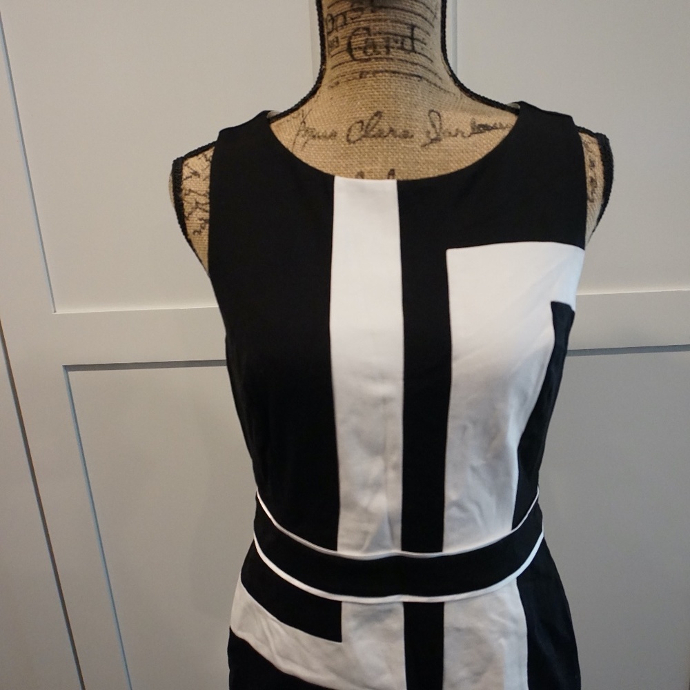 Black and White Color block WHBM sleeveless top